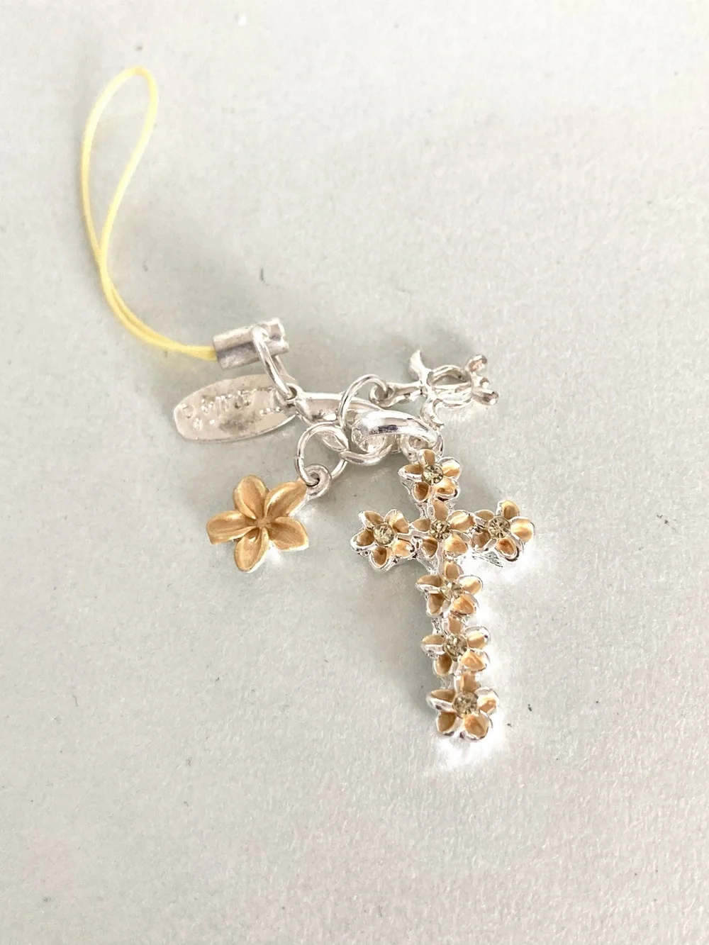 💕1 day sale💕 Laule’a Hawaii yellow Silver tone flower Cross phone Charm NWOT